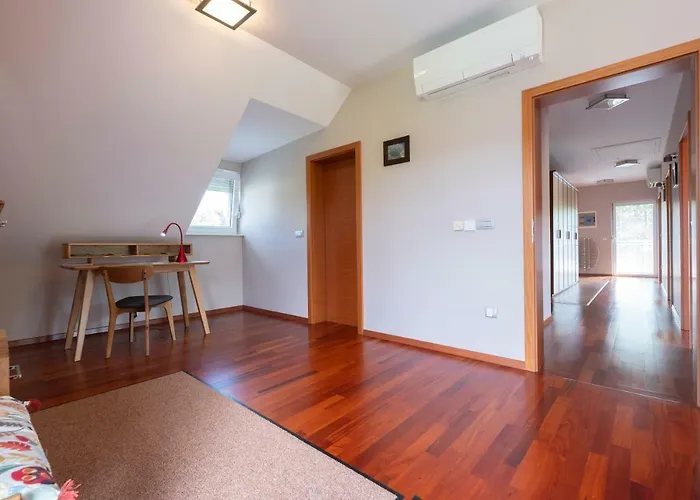 شقة Apple Garden **** *