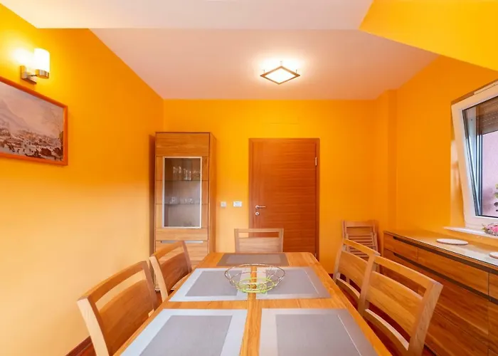 Apple Garden **** アパート *